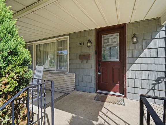 3rd image of 704 S Clay St