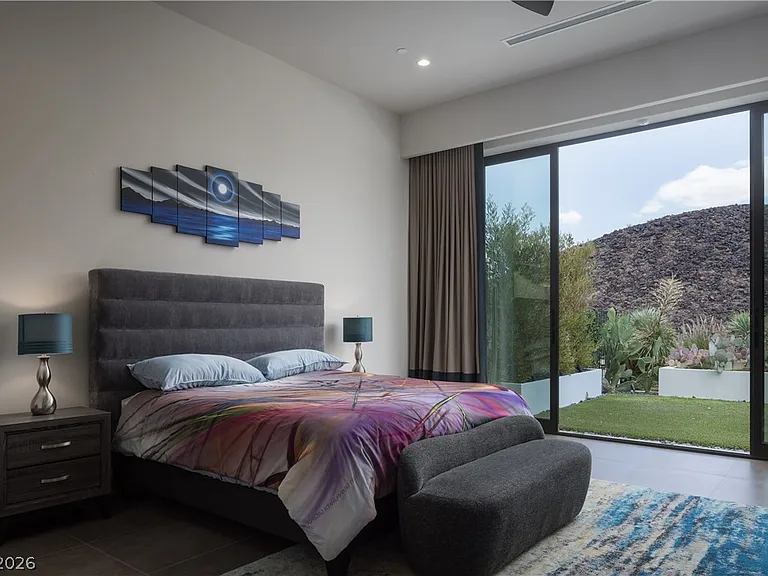 692 Scenic Cliff Dr — Photo 10