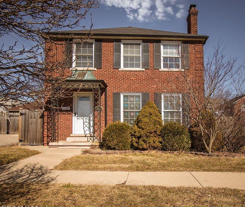1st image of 122 Walnut St