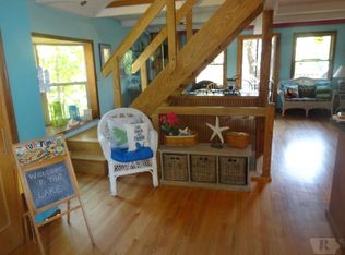 3032 E Lakeshore Dr, Brooklyn, IA 52211