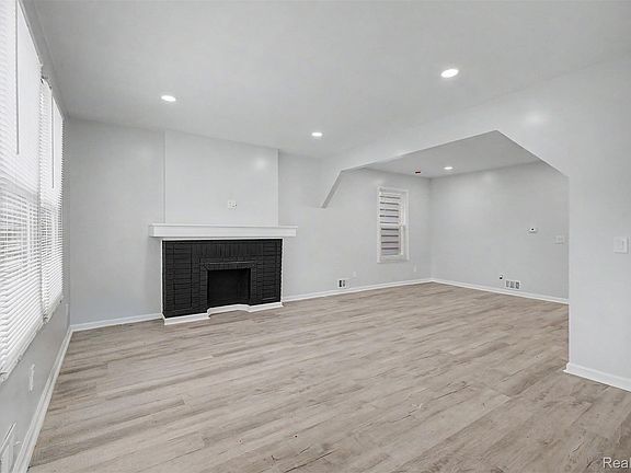 4th image of 3808 Monterey St