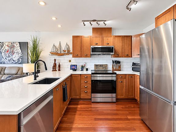4th image of 414 Gower Point Rd #202