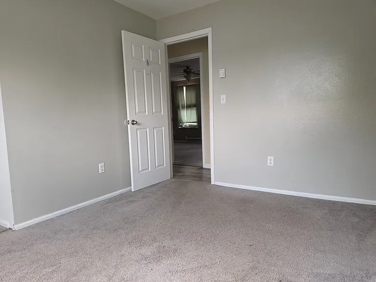 11186 Forest Ave — Photo 20