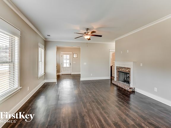 3rd image of 1481 Woodridge Pl