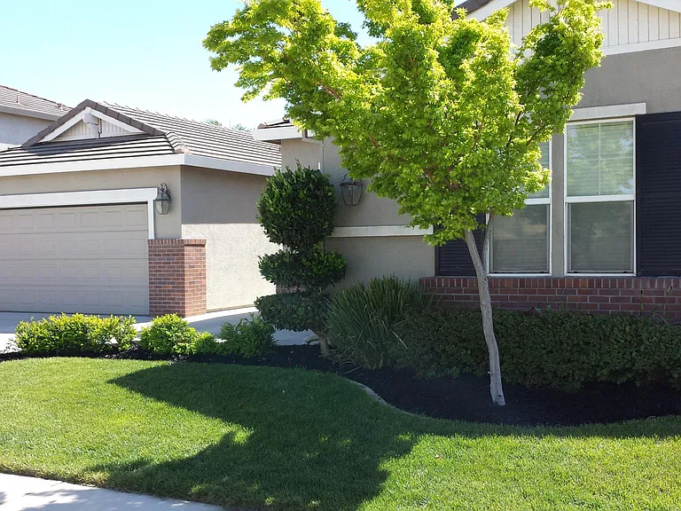 690 Bodeson Ct — Photo 2