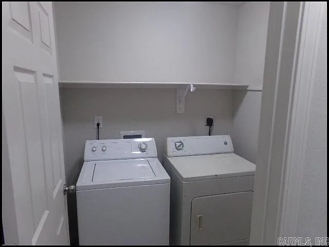 30 Erwin Dr — Photo 8