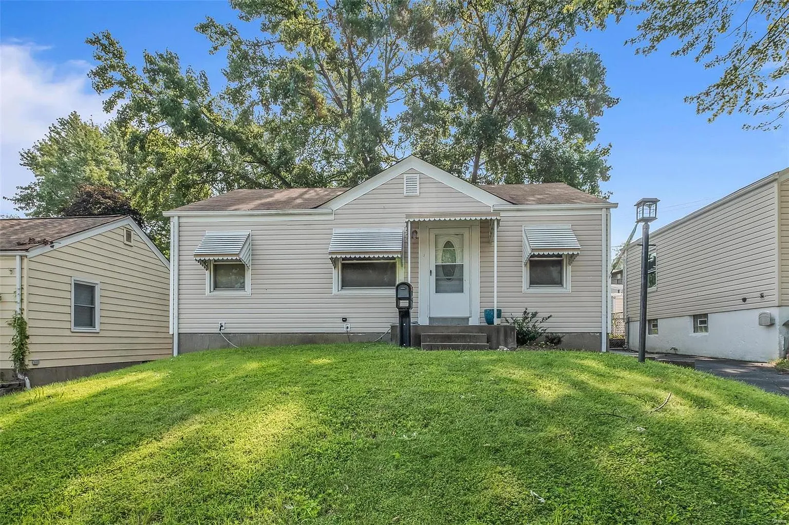 3412 Saint Martin Ln photo 1