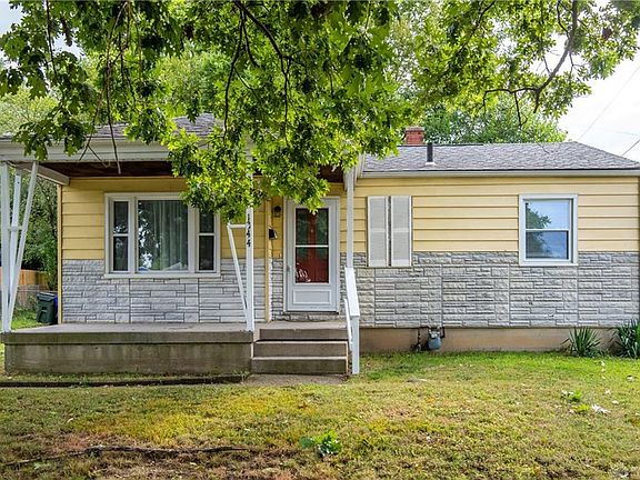 3rd image of 1344 Carver Pl
