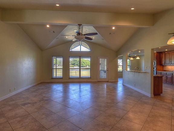 3rd image of 260 Braeburn Cir