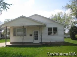 2316 E Grandview Ave, Grandview, IL 62702