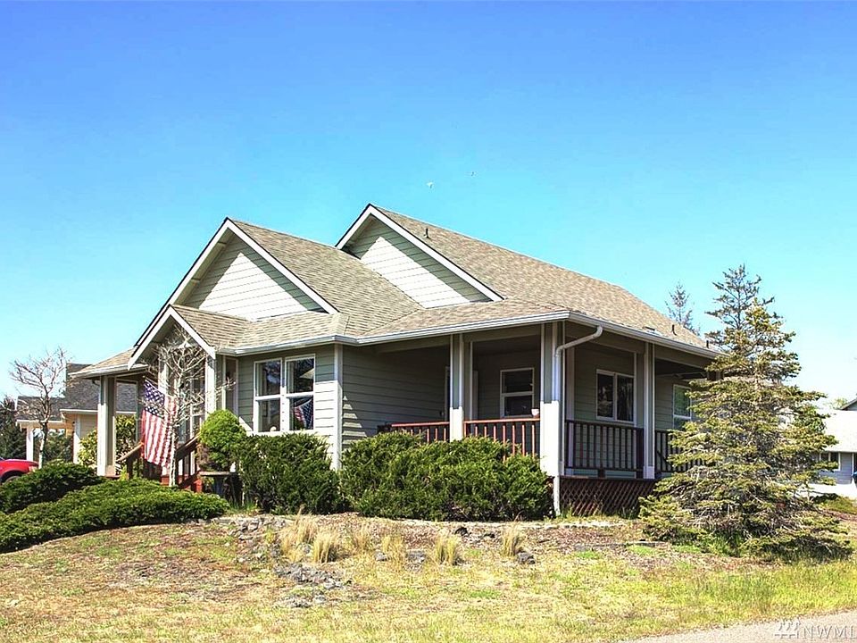 1st image of 614 Aster Ct SE