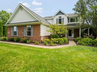 362 Meadowind Ct, Pinckney, MI 48169