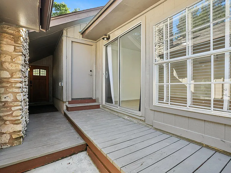10903 Mellow Ln — Photo 22