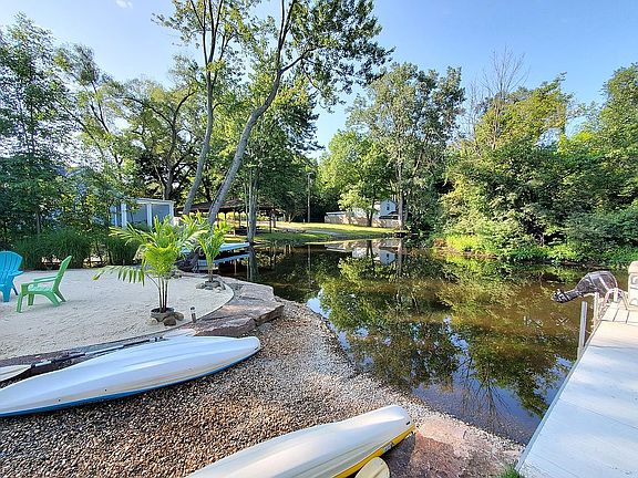 Kayak launch w/ beach