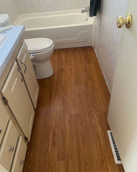 1st image of 122 S 102nd St