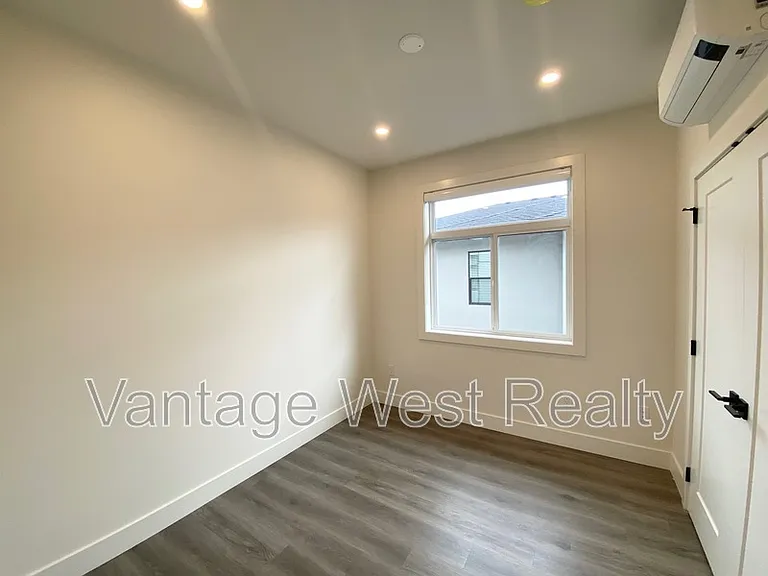 867 Morrison Ave #4 — Photo 25