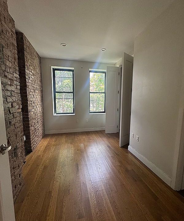 2nd image of 3060 44th St