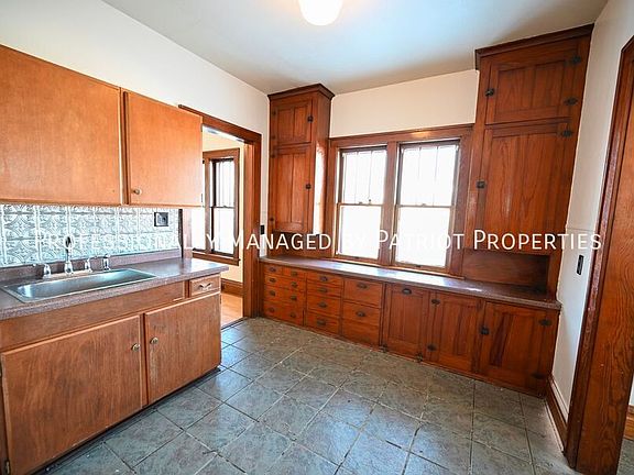 5th image of 1802 Superior Ave