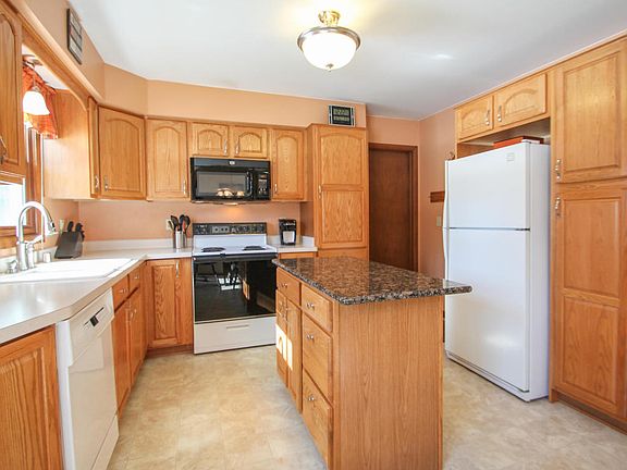 2nd image of N62W23967 Hickory Dr
