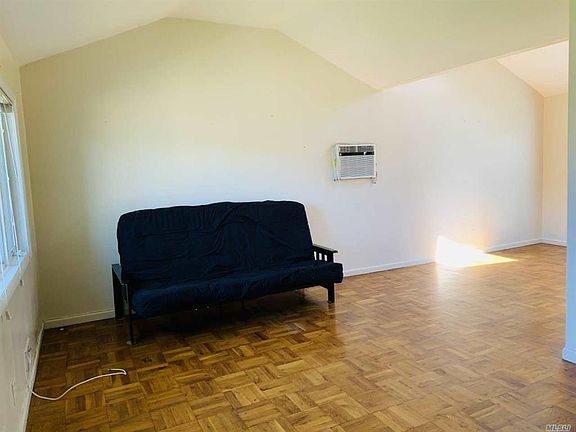 3rd image of 4 Willow Pl
