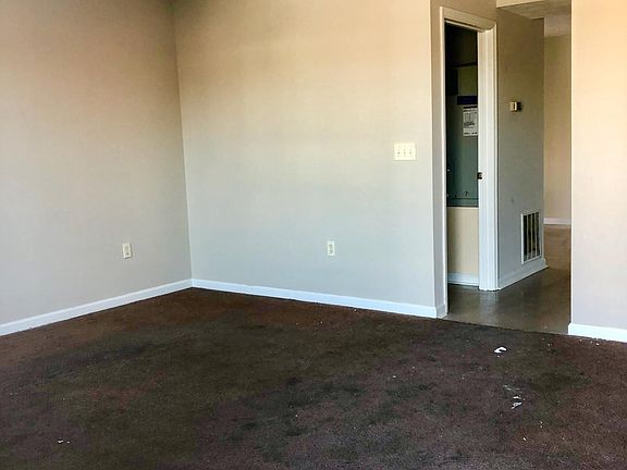 2nd image of 2042 Edgewood Dr #1