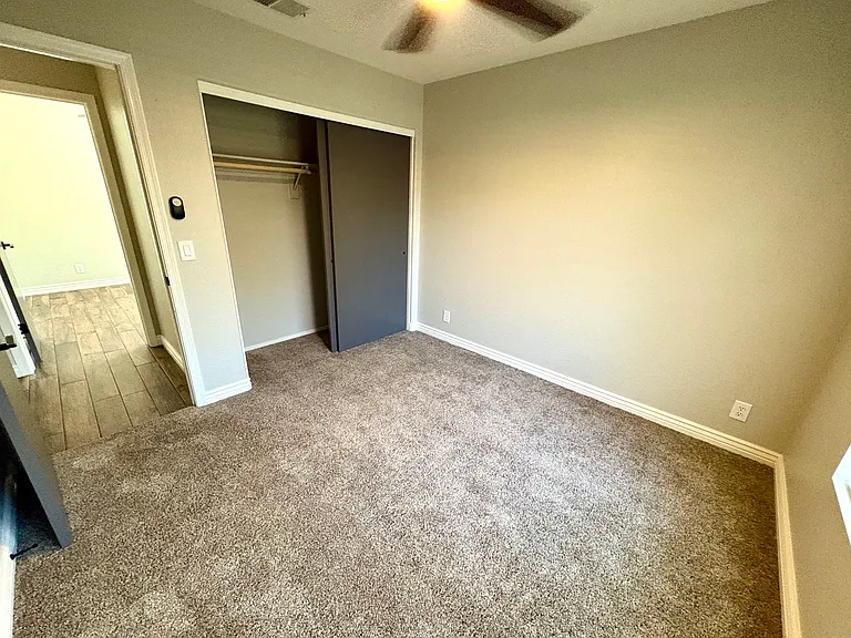 2866 E Toledo Ct — Photo 22