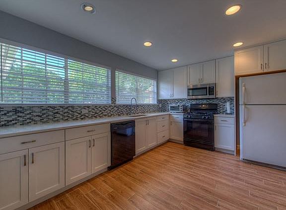 2nd image of 9707 Meadowheath Dr