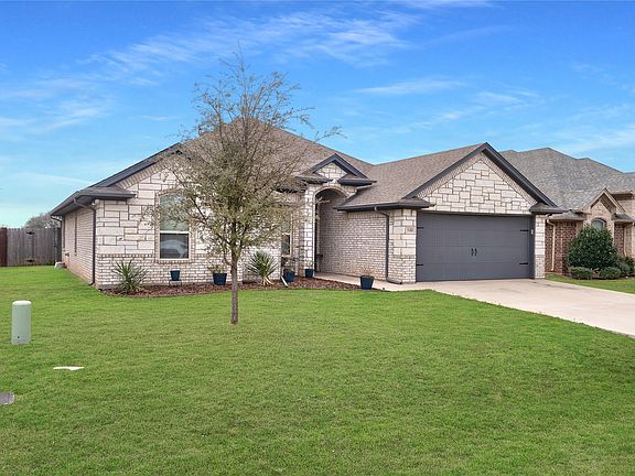 2nd image of 540 Clearwater Pl