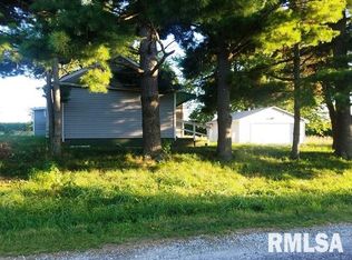 679 25th Ave, Roseville, IL 61473