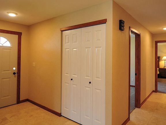 3rd image of 520 11th St NE APT 22
