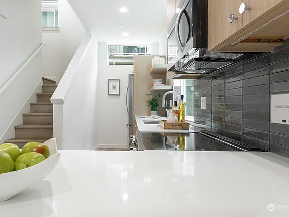 5th image of 12320 14th Avenue NE #B