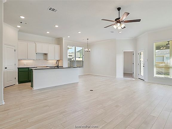 3rd image of 6217 Southern Cross Dr
