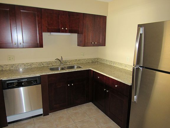 5th image of 1097 Woodsmere Pkwy
