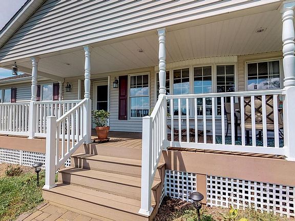 2nd image of 511 Appletree Ln