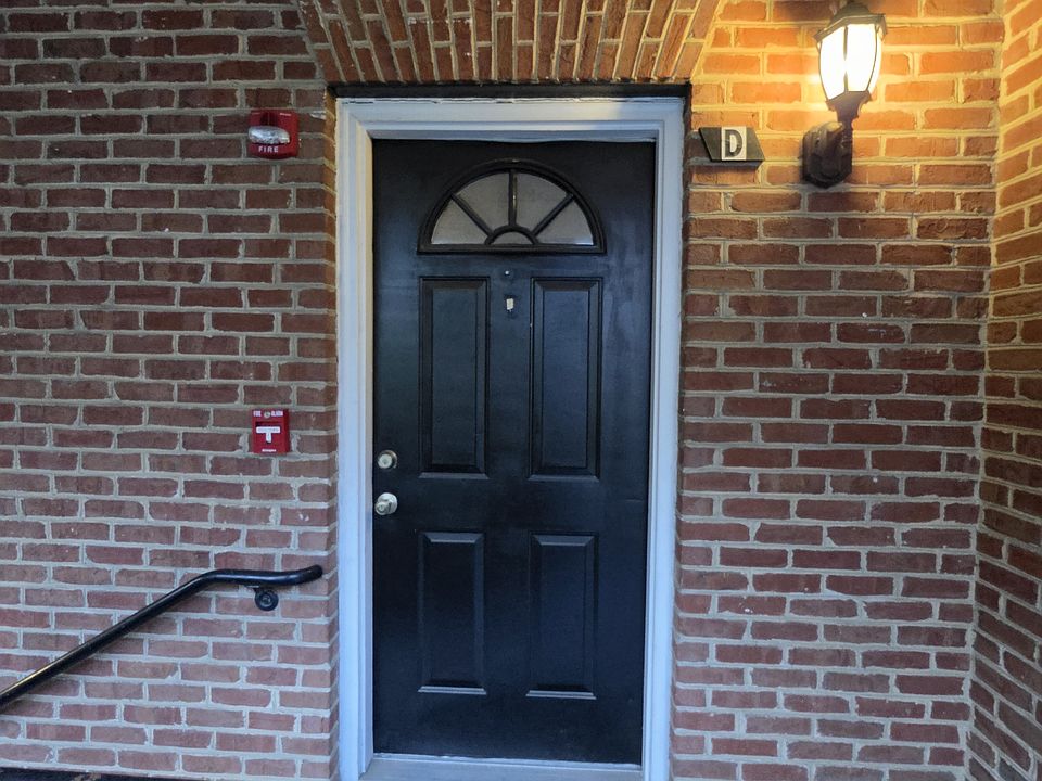 1st image of 1505 Key Blvd APT D