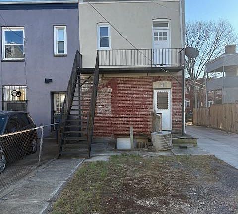 2nd image of 231 P St NW