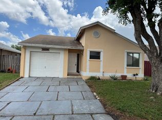 11111 SW 10th St, Hollywood, FL 33025