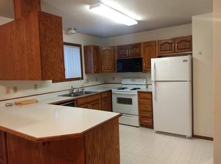 1015 N Dakota St #3, Canton, SD 57013