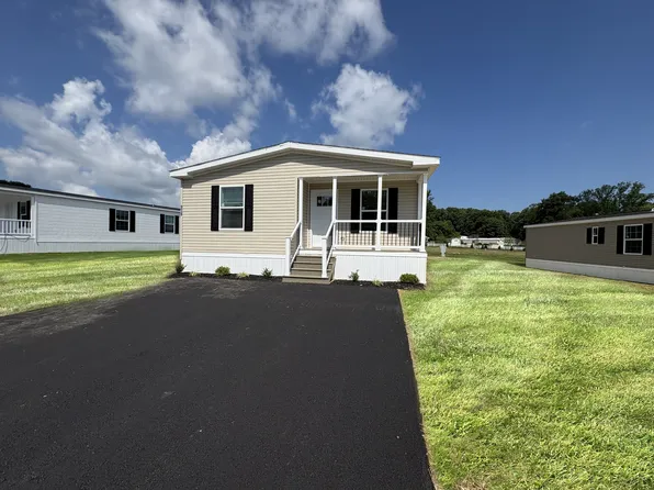 529 Barrington Rd, Macungie, PA 18062