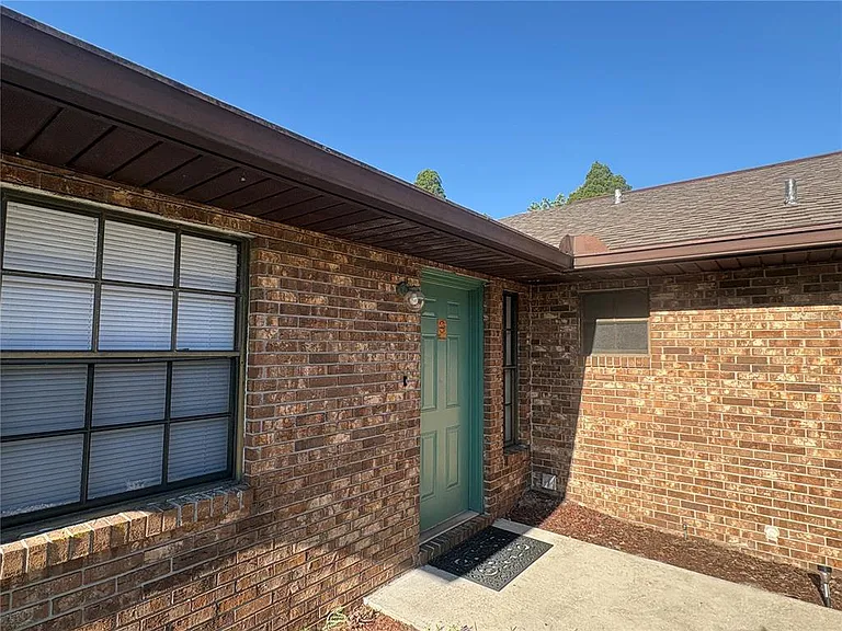 3122 Julia Ct — Photo 5