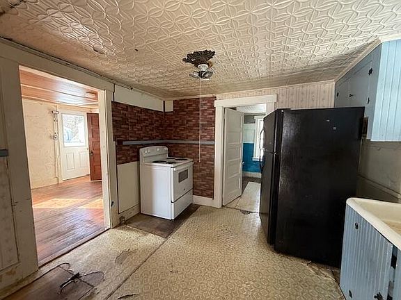 3rd image of 21 Hicks Road