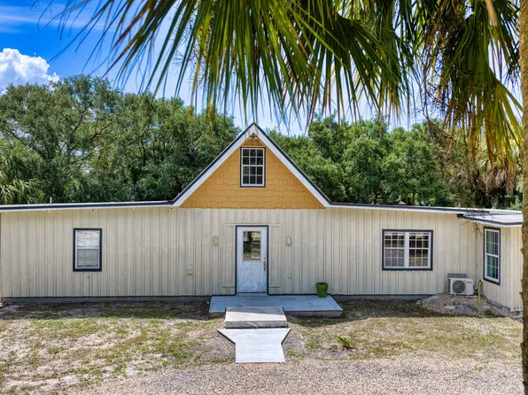 316 W Pine Ave, Saint George Island, FL 32328