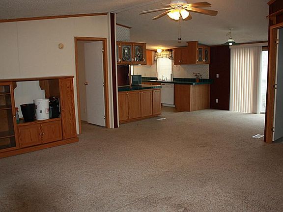 2nd image of 111 Oak Crst