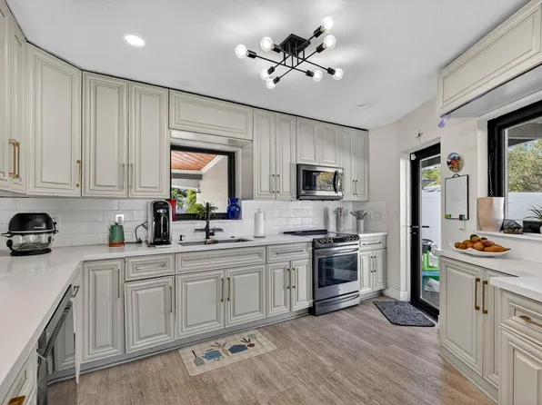 2601 NE 8th Court, Pompano Beach, FL 33062