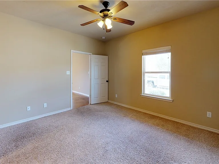 3412 Cullen Trl — Photo 29