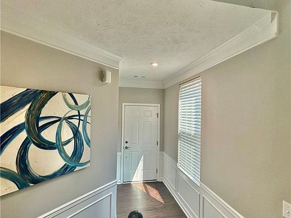 3rd image of 848 Woodside Dr