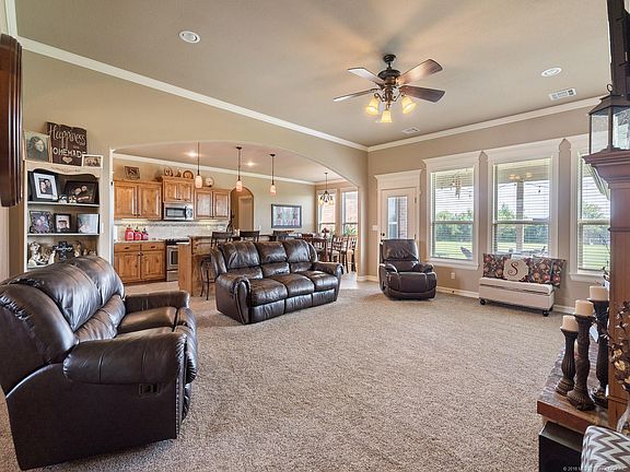 4th image of 14630 Eagle Dr