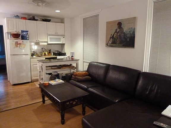 2nd image of 1518 Pine St APT 1R