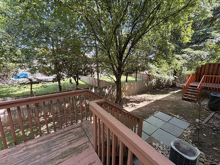 7408 Cayman Ln — Photo 29