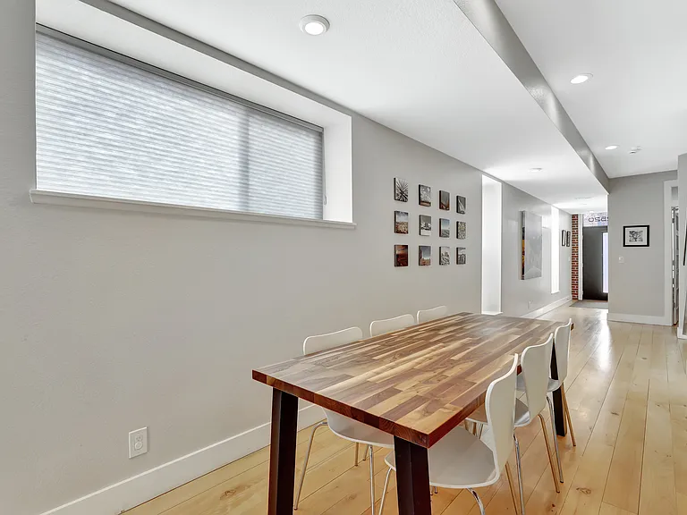 2520 N Lafayette St — Photo 6